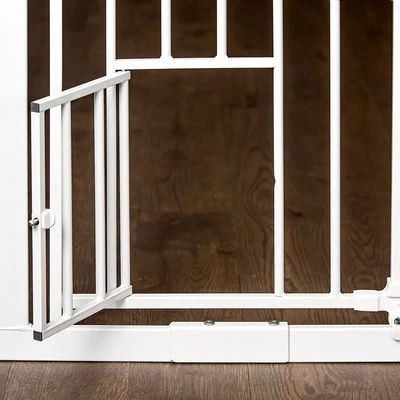 Carlson Pet Gate With Cat Flap - Image 3