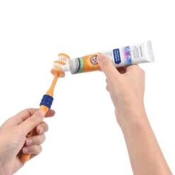 Arm & Hammer Dental Care Set With Toothbrush & Toothpaste -Perfect Care Shop 145696 companyofanimals armandhammer zahnpflegeset zahnbuarste zahnpasta 55gr hs 05 2